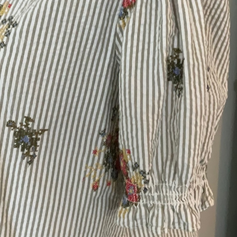 Fat Face UK seersucker blouse - Picture 3 of 9